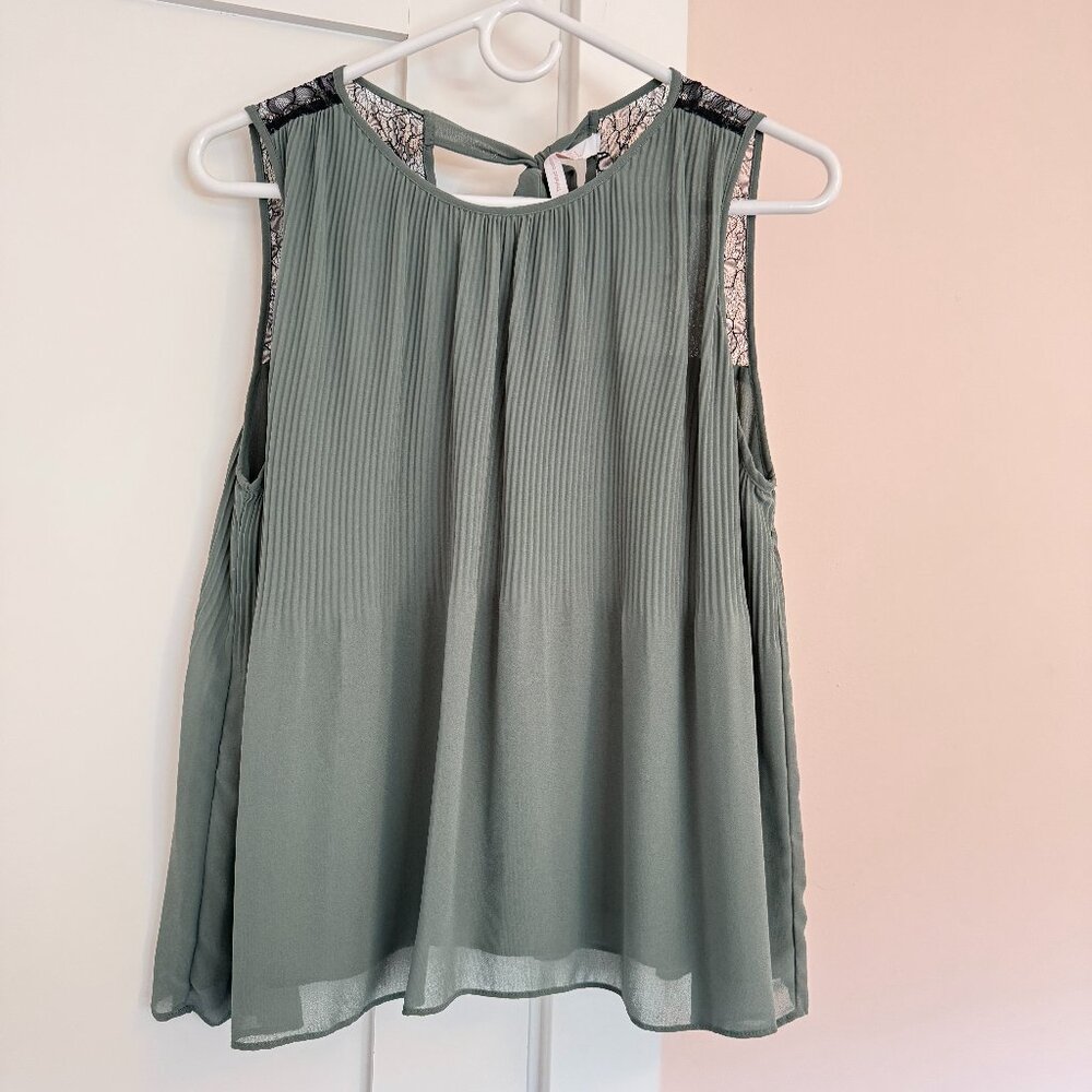 Zara Sleeveless Top Lace Tie Back Closure Lined Sage Green Size S